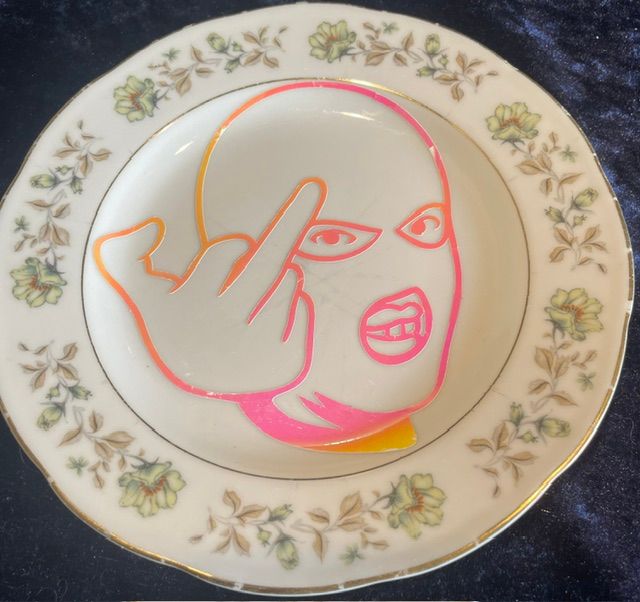 ‘Thug Flipping The Bird’ Side Plate